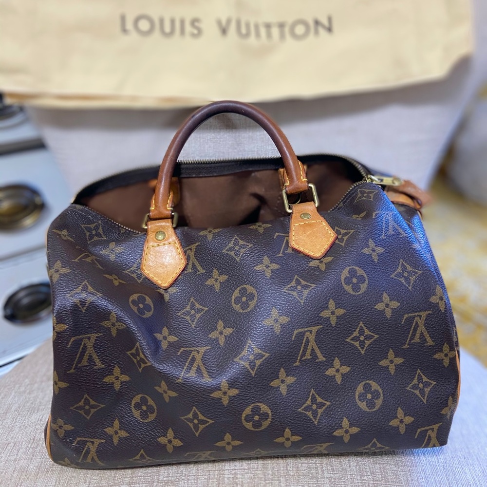 Authentic Louis Vuitton Speedy bag